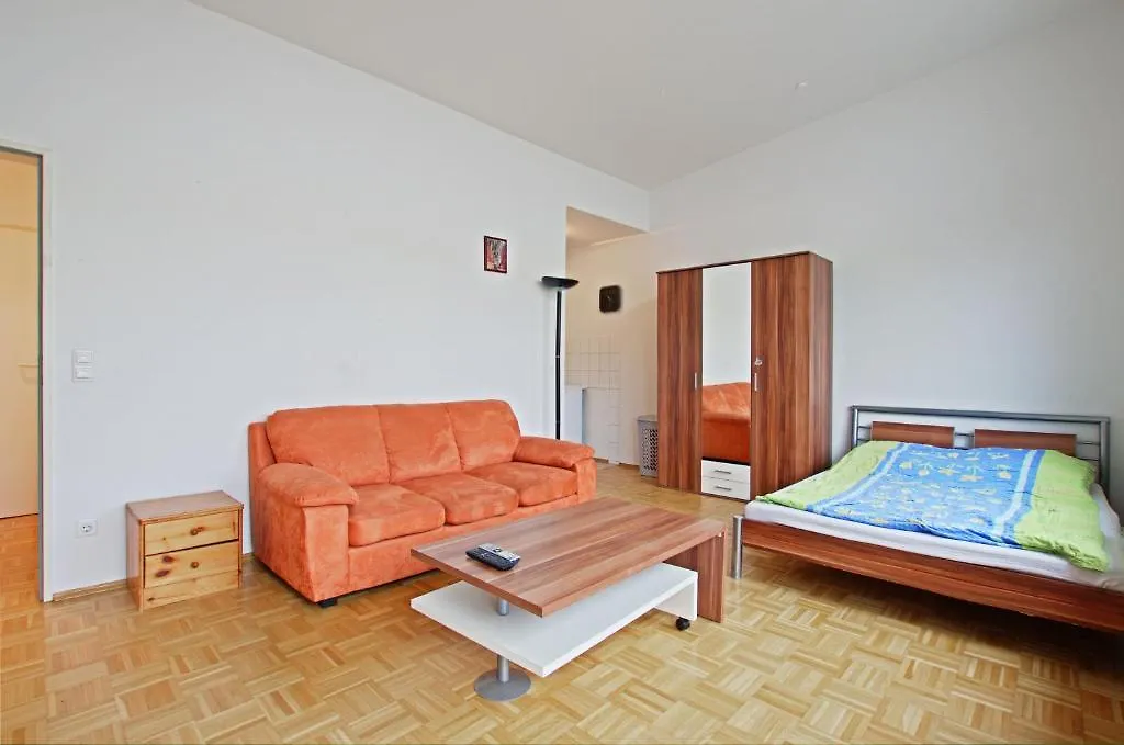 Private Apartments Near Exhibition Center Hanower 0*,